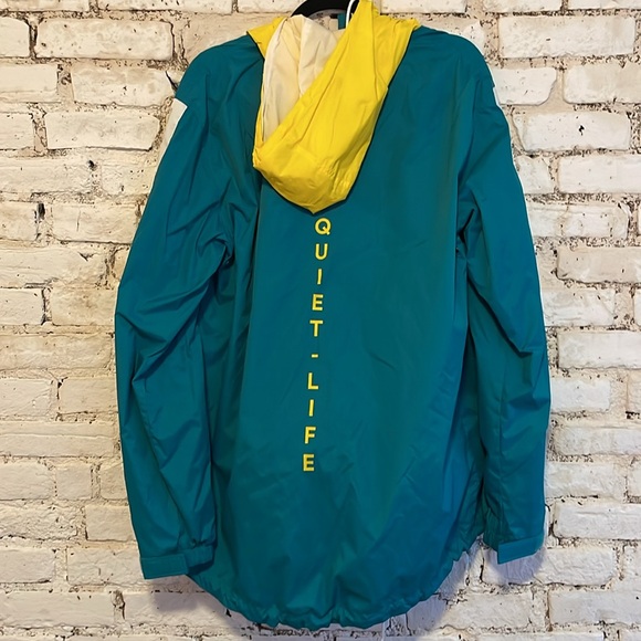 The Quiet Life / hooded wind breaker - Picture 5 of 5
